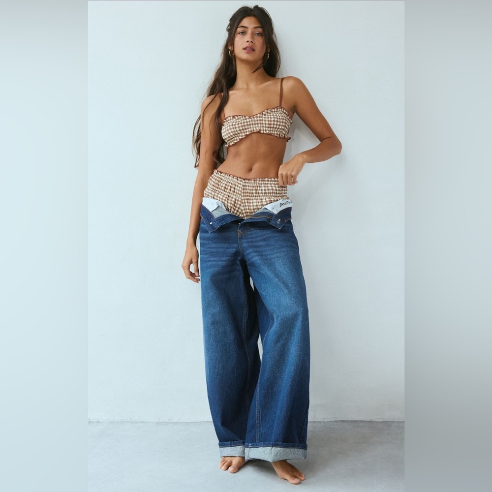 Alix scrunchie ruffle bralette - Picture 2 of 3